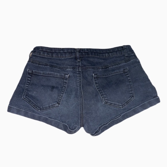 Forever 21 Black Denim Shorts Size 6 (US 30) - Picture 2 of 4